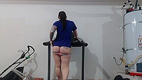 Goddess green eyed on treadmill