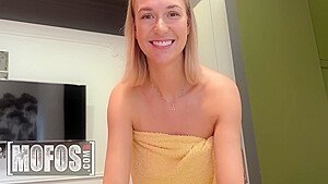 Melissa Gets Ready For Bed But First She Needs Her Asshole To Get Fucked By Her Bf To Get A Better 12 Min