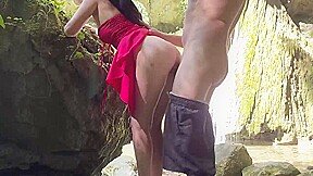je me prend uncoup de queue en visitant des gorges