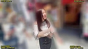 04411,Beautiful woman’s lewd appearance