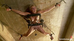 Chloe Camilla In 21 Device Split Split