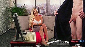 Voyeur cougar watcher enjoys guys HJ