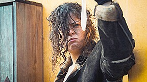 Female hobo got pregnant from used condom and confronts guy