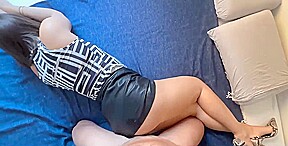 il va arroser ma jupe de sperme