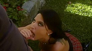 Bruna Adora Succhiare Cazzi E Bere Sperma