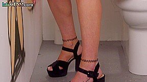 CFNM gloryhole nympho wanking