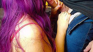 Little Bit – Paying The Air Conditioning Installation With A Blowjob Eating All His Sticky Cum