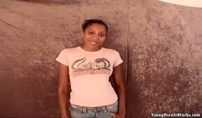 Slim amateur ebony teen dildo fucks her pussy in solo