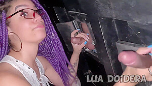 Esposa Mulata Chupando Dois E Fudendo Com Outro Na Cabine D