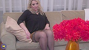 A Girlfriend Of A German Milf Sandy Boobs Daughter Seduce Her For Sex – MatureNl