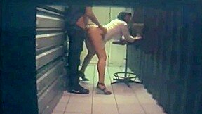 il baise la pharmacienne dans l arriere boutique