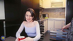 Skinny Teen Eating Out Her Big Ass Bbw Stepmom – MatureNl