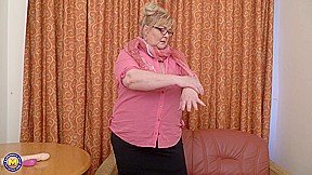 When You Love Curvy Mature Ladies, Helena Is For You! – MatureNl