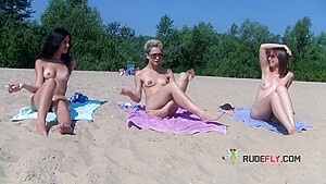 Curvaceous Nude Beach Girl Caught By A On A Hidd