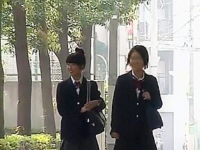 follow the girl from train to her home 4