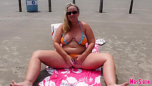 MrsSiren – Naughty Beach Fun