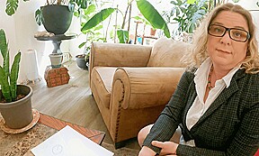 Stepmom Helps You Study