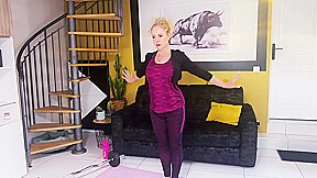 Sylvia’s body makes her coach crack… – Jacquie et Michel TV