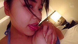 250324結構スレンダーな体型で爆乳のギャルc3