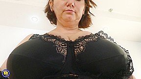 Curvy Mature Lady With Big Natural Tits And A Horny Ass And Huge Nipples – MatureNl