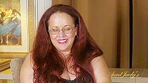 Curvy MILF Laila Tells You All About Herself