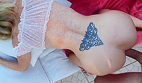 elle se fait sodomisée sur la terrasse