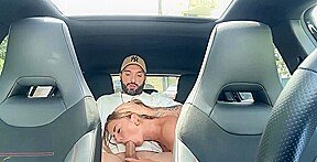 il avait envie de sexe dans la voiture