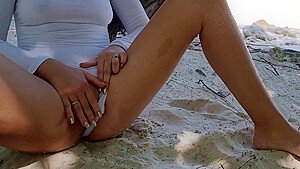 Masturbation In The Beach Exposed Pussy Big Squirt