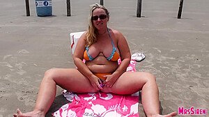 MrsSiren – Naughty Beach Fun