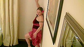 Therese shows us the behind the scenes of a shoot with music to e