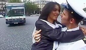 Journee exhibition avec une beurette pas farouche