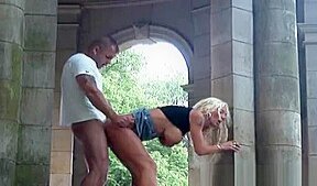 Sex exhibitionists almost gets caught