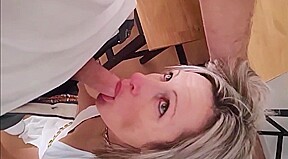 elle me la mange en gardant sa robe