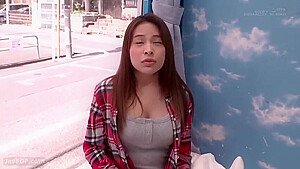 241118丈の長い服を着た奥さま可愛いd2