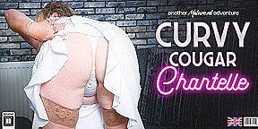 Masturbating British Curvy Cougar Chantelle With Her Big Ass Loves To Get Wet