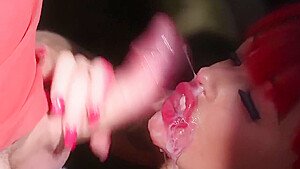 Randy looker gets jizz load on her face eating all the jizz