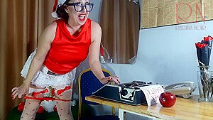 Regina Noir In Now Im A Little Helper Of Santa! :-) Merry Xxxmas In Santas Office 2