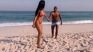 Shayene Samara fodeu com neg&atilde o do pau grande na praia da Barra