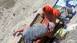 Two Nude Beach Couples Handjobs Serie 23