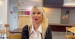 une mature a peine divorcée passe un casting porno