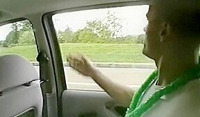 Beurette niquee au bord de la route