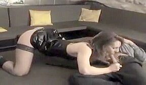 Deux exhibitionnistes baisent devant un couple