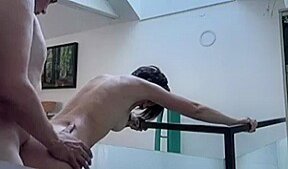 je me fais prendre partout dans l appartement