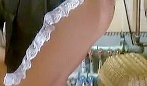 Un type se fait un bon plan cul avec une chaudasse dans les toilettes publiques