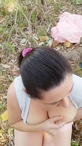 exhibitionist slutwife outdoors blowjob