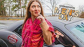 Shy Miss Sunset repays ride with sloppy car blowjob at ClubSweethearts