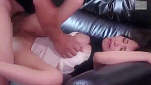 05143,Beautiful woman’s lewd appearance