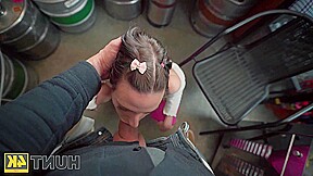 The sandwich has no awareness.