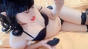 Horny Giant Succubus Traps Tiny Man Between Clit and Sex Toy