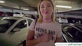 Horny Zelda Morrison gets fucked in an alleyway for cash